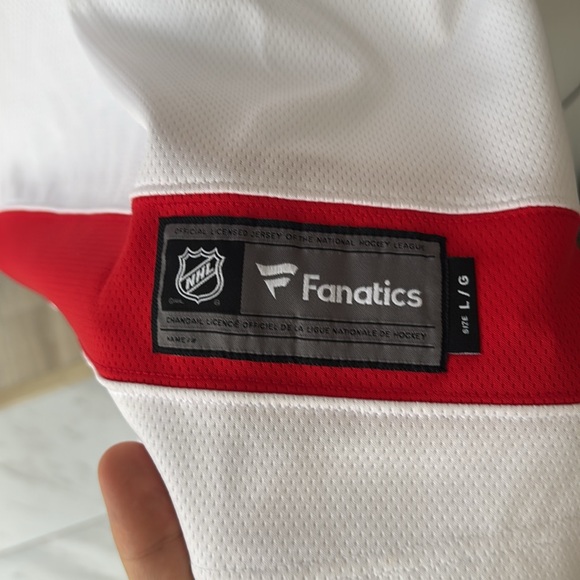 Detroit Red Wings Jersey size Large, lightly used! - Picture 5 of 5